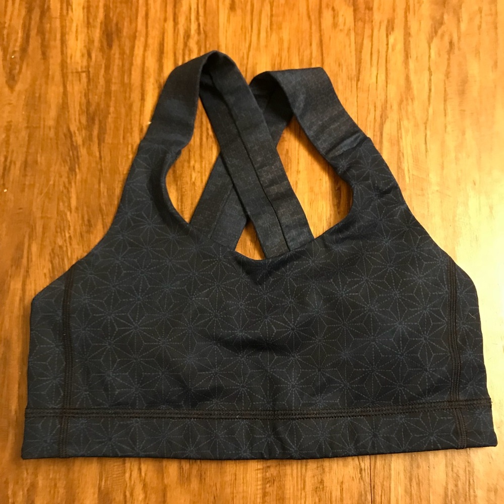 Lululemon sports bra